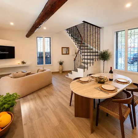 Duplex Central, 2 Personnes, Centre-ville, Lit 180x200 Nîmes