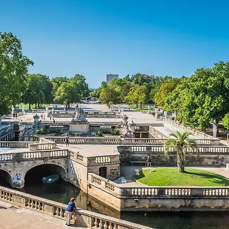 Duplex Central, 2 Personnes, Centre-ville, Lit 180x200 Vakantiehuis Nîmes